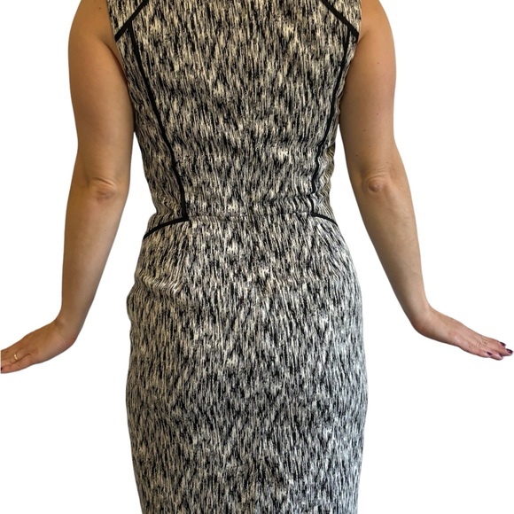 Sheath-style business professional dress from Banana Republic - Picture 6 of 6